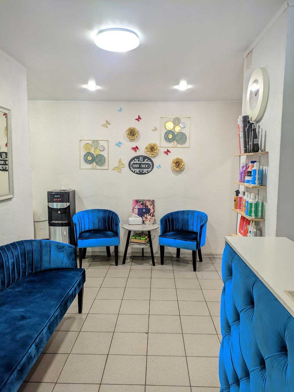 Интерьер салона красоты BEAUTY STUDIO AV - зона ожидания