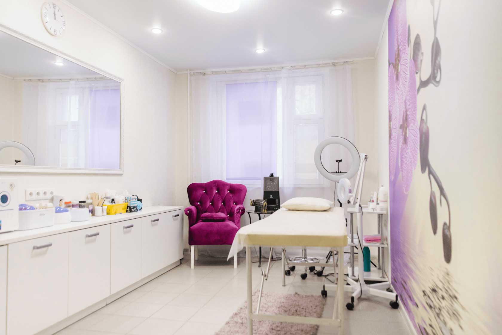 Интерьер салона красоты BEAUTY STUDIO AV - зона косметологии