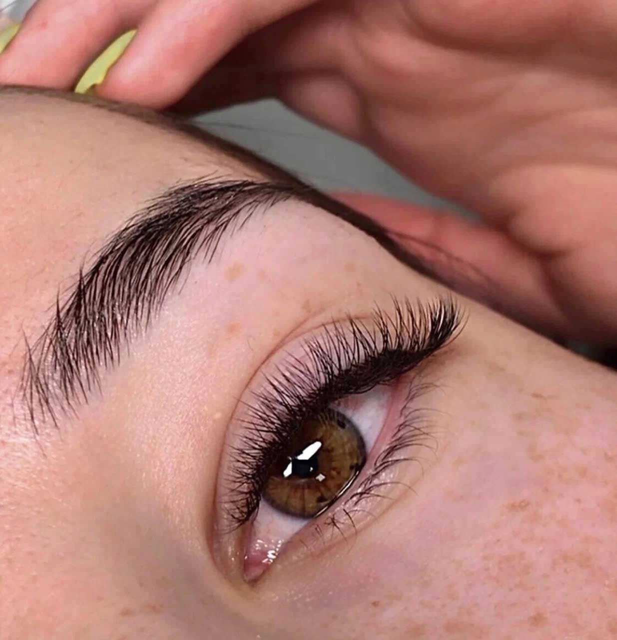 Пример работы: брови и ресницы в салоне BEAUTY STUDIO AV